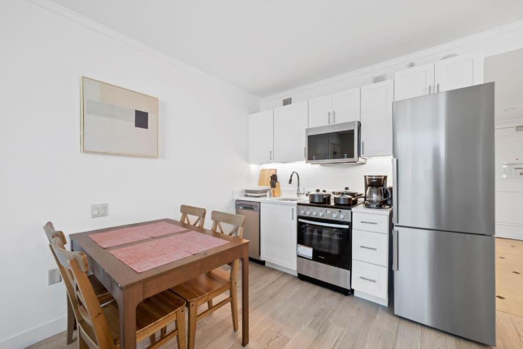 Apartment Cozysuites Beachfront 2br 3ba *